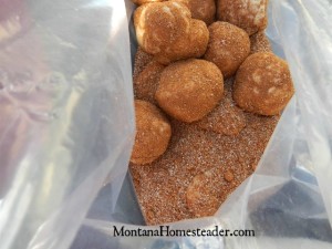 How to make monkey bread in the dutch oven | Montana Homesteader