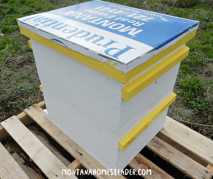 How to make Langstroth bee hives with wood and recycled metal covers